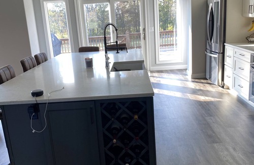 Columbia House | 3-Acre Retreat with Tesla Charger - 10min to downtown