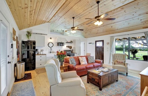 Fredericksburg House | 3 Acre's of Luxury and Views in Fred Wine Country!