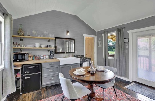 Fredericksburg House | 3 Acre's of Luxury and Views in Fred Wine Country!