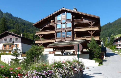 La Clusaz Apartment | 3* Apartment, close to slopes, cozy, WIFI, parking