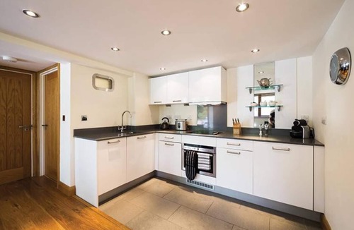 Didcot Apartment | 3 Ashbrook Mews Summa
