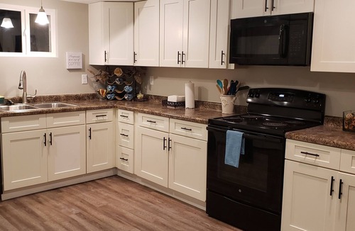 Grand Island House | 3 bd/1.5 bth townhome Mins from Dwntwn & Fairgrounds. Private Fenced Back Patio
