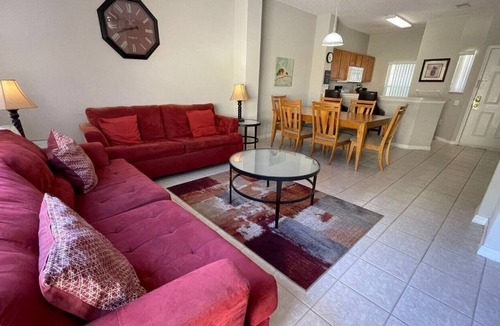 Lake Berkley House | 3 BD/2.5 BA-15 min from Disney-Sleeps 8 (4766)