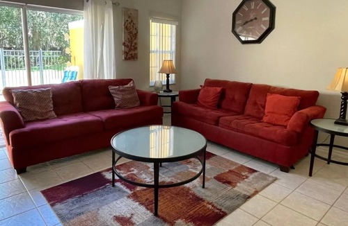 Lake Berkley House | 3 BD/2.5 BA-15 min from Disney-Sleeps 8 (4766)