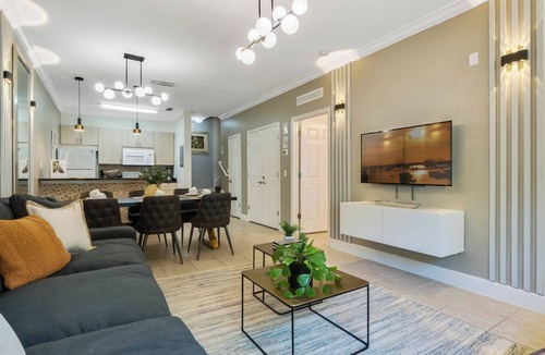 Bay Lake House | 3 BD/2 BA/Lucaya Village (6-107)