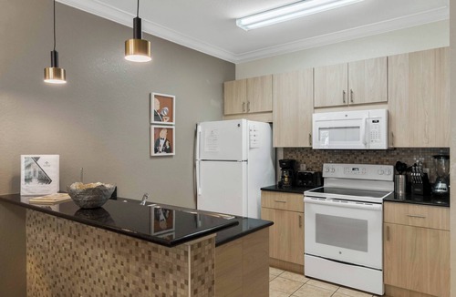 Bay Lake House | 3 BD/2 BA/Lucaya Village (6-107)