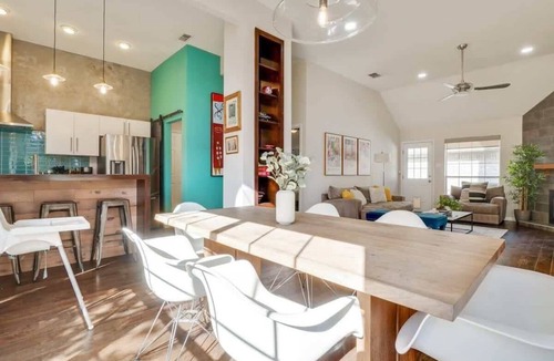 Far North Dallas House | 3-BD/2-BA Northern Dallas Retreat | Hot Tub & BBQ
