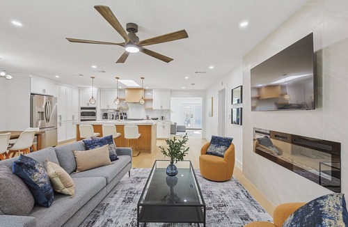 Northeast Dallas House | 3-BD/3-BA Bungalow ft. Backyard w/Deck & Firepit