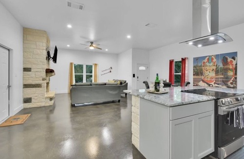 Cottonwood Shores House | 3 Bd-3BATH-Parking 4 cars + -Sleeps 10 - Horseshoe Bay -Marble Falls- Game Room!