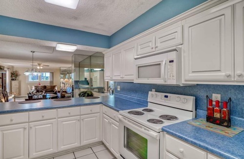 Biltmore Beach Condo | 3 Bd/Ba Standard Shoreline, Steps to Beach & Pool! Sleeps 8! First Floor Condo