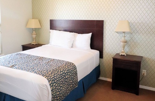 Kimberling City Condo | 3 -BD Lakeview Suite - 3LO - 02