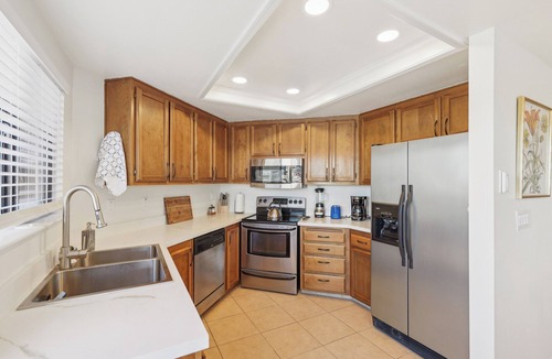 Discovery Bay House | 3 bd Spinnaker Waterfront Hideaway with Private Dock