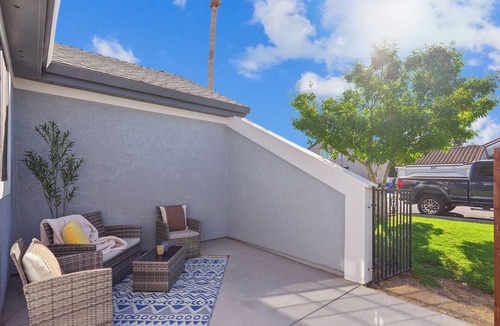 Discovery Bay House | 3 bd Spinnaker Waterfront Hideaway with Private Dock