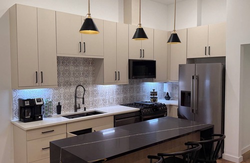 Fort Worth House | 3-bd townhome w/rooftop patio-Dickies-TCU-Downtown-Magnolia