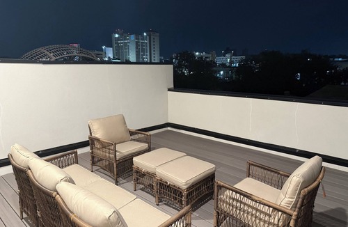 Fort Worth House | 3-bd townhome w/rooftop patio-Dickies-TCU-Downtown-Magnolia