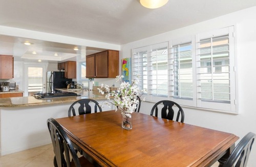 Mission Beach House | 3 bdr, 3 bath Home Walk to bay, ocean, restaurants and shops!