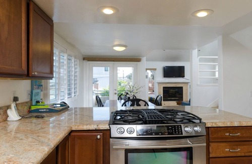 Mission Beach House | 3 bdr, 3 bath Home Walk to bay, ocean, restaurants and shops!