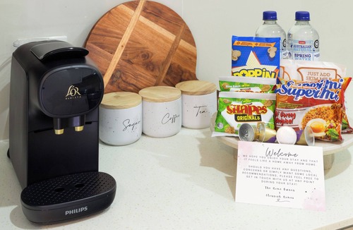 Rocklea Apartment | 3 Bdr Apt! Private Balcony! Garage Parking! 119D3