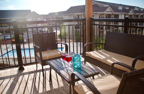 Collingwood Condo | 3 BDR Loft w/Heated Pool │ Blue Mountain & Georgian Bay Views