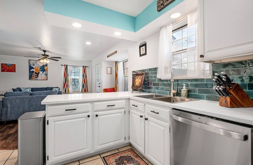Burleson House | 3 bdrm 2.5 bth Home, with Fenced Private Yard, Hot Tub, & Pool