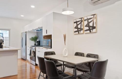 Central Northside House | 3 BDRM 2 and a Half Bath - House Private Yard Duplex