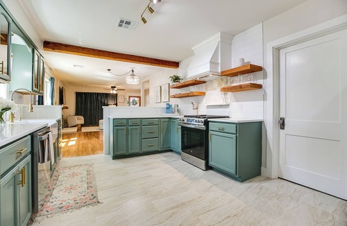 San Angelo House | 3 BDRM/2 BA With 1 BDRM 1 BA Casita in back.