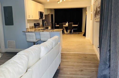 Pine Hills House | 3 Bdrm Modern Entertainment Home