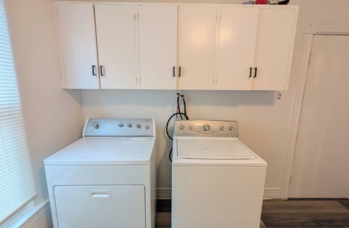 Utica Apartment | 3 bed/1 bath Comfort Apartment in Utica