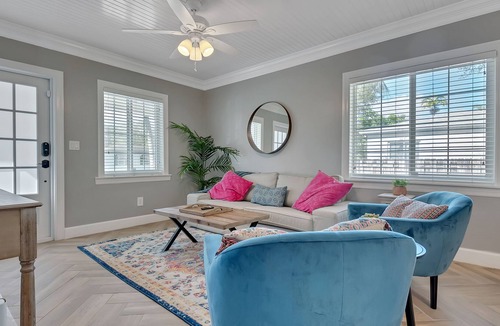 South Miami House | 3 Bed 1 Bath Near Dadeland Mall 25 Min to Beach