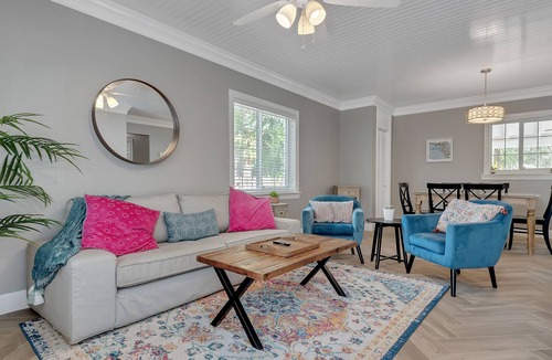 South Miami House | 3 Bed 1 Bath Near Dadeland Mall 25 Min to Beach