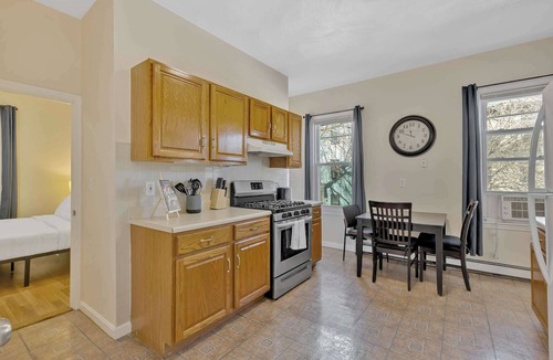 Arefth Apartment | 3 Bed 1 Bath Near MIT