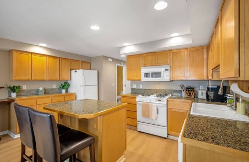 Fremont Villa | 3 Bed, 2.5 Bath Fremont Escape: Hot Tub, BBQ