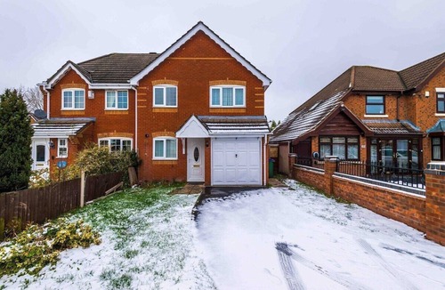 Tipton House | 3 Bed+2 Bath | Contractors + Groups |Free Parking!