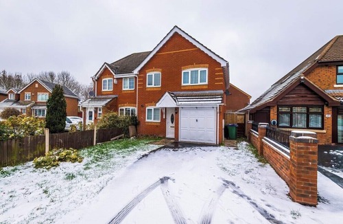 Tipton House | 3 Bed+2 Bath | Contractors + Groups |Free Parking!