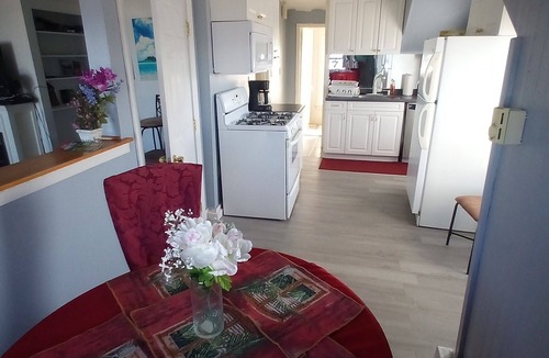 Hull Condo | 3 Bed 2 Bath Direct Ocean View Beach Condo