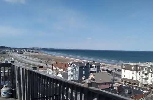 Hull Condo | 3 Bed 2 Bath Direct Ocean View Beach Condo