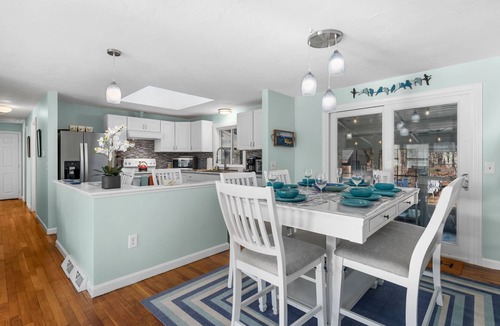 East Harwich House | 3 bed, 2 bath, dog-friendly, central AC, Wifi sleeps 6