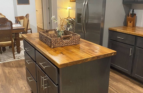 Union House | 3 Bed, 2 Bath Full Home - Dog Friendly, Purina, Six Flags