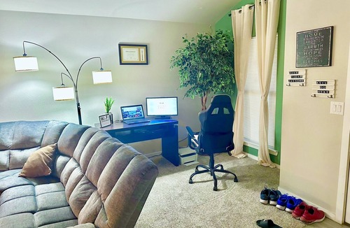 Lubbock House | 3 bed/2 bath fully furnished spacious cozy place ready for you to call it home!