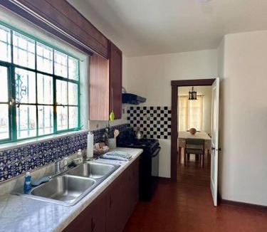Las Cruces House | 3 bed 2 bath Hacienda near Downtown and NMSU.
