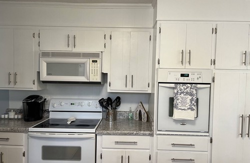 Montclair House | 3 Bed/2 Bath Home for Master's Rental Located 2 Miles from Course