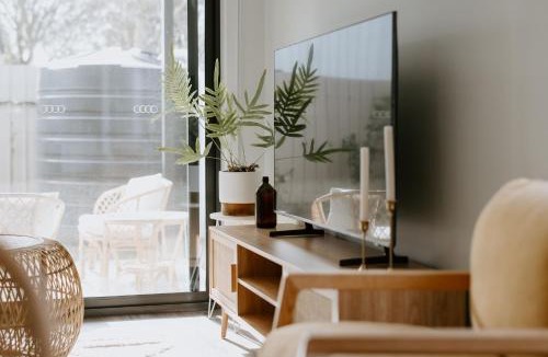 Sale Villa | 3 Bed, 2 Bath Home in Sale