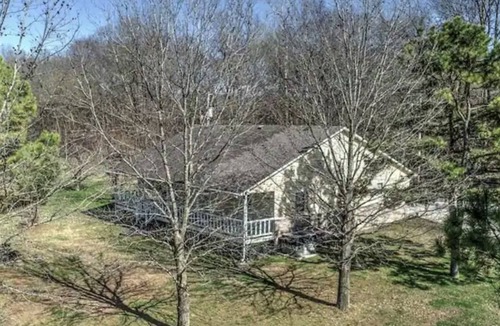 Moodys House | 3 bed, 2 bath on 40 acres with 1/2 of Spring Creek
