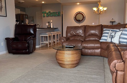 Lakeland Condo | 3 bed 2 bath Sleeps 8 Lakefront Main Channel views at the 1MM! 2 pools