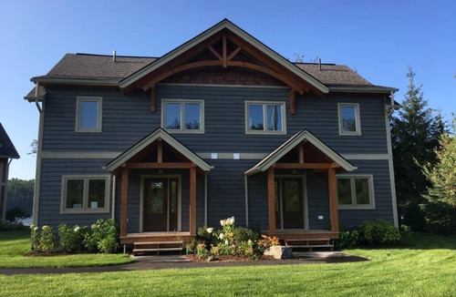 Muskoka Lakes Villa | 3 + bed 2 bath Villa on Lake Muskoka