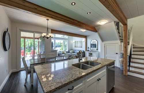 Port Carling Villa | 3 + bed 2 bath Villa on Lake Muskoka