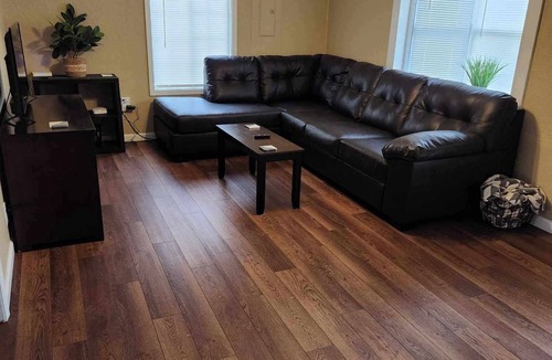 Poplar Bluff House | 3 bed 2 bath; walk-in shower; pet friendly;