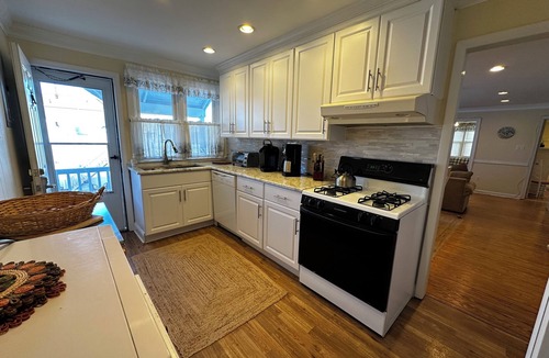 Gold Coast Condo | 3 Bed/2 Full Bath Corner Condo. Spacious, One Block from Beach