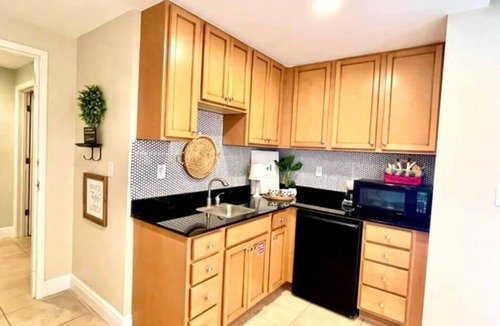 Panama City Beach Hotel | 3 bed/3 ba - Sterling Breeze - PCB