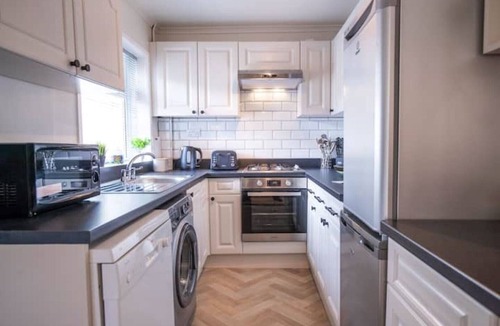 Ashby-de-la-Zouch House | 3 bed 3 bath house with parking - Central Ashby